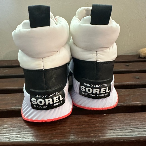 Sorel womens out n about puffy zip boots - Picture 2 of 6